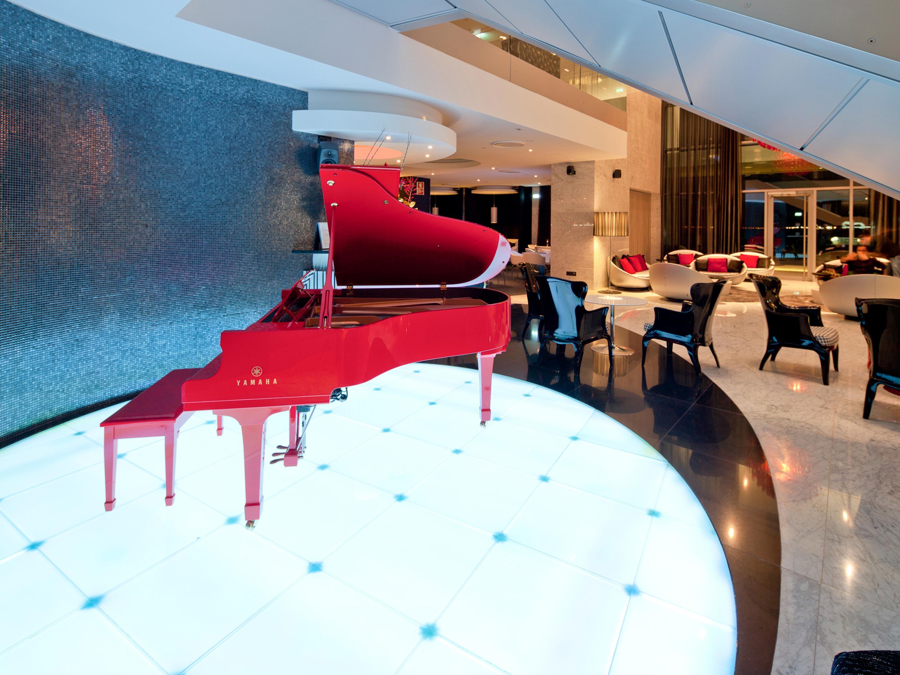 Myriad By Sana Hotels Lisboa Εξωτερικό φωτογραφία The piano at the lobby
