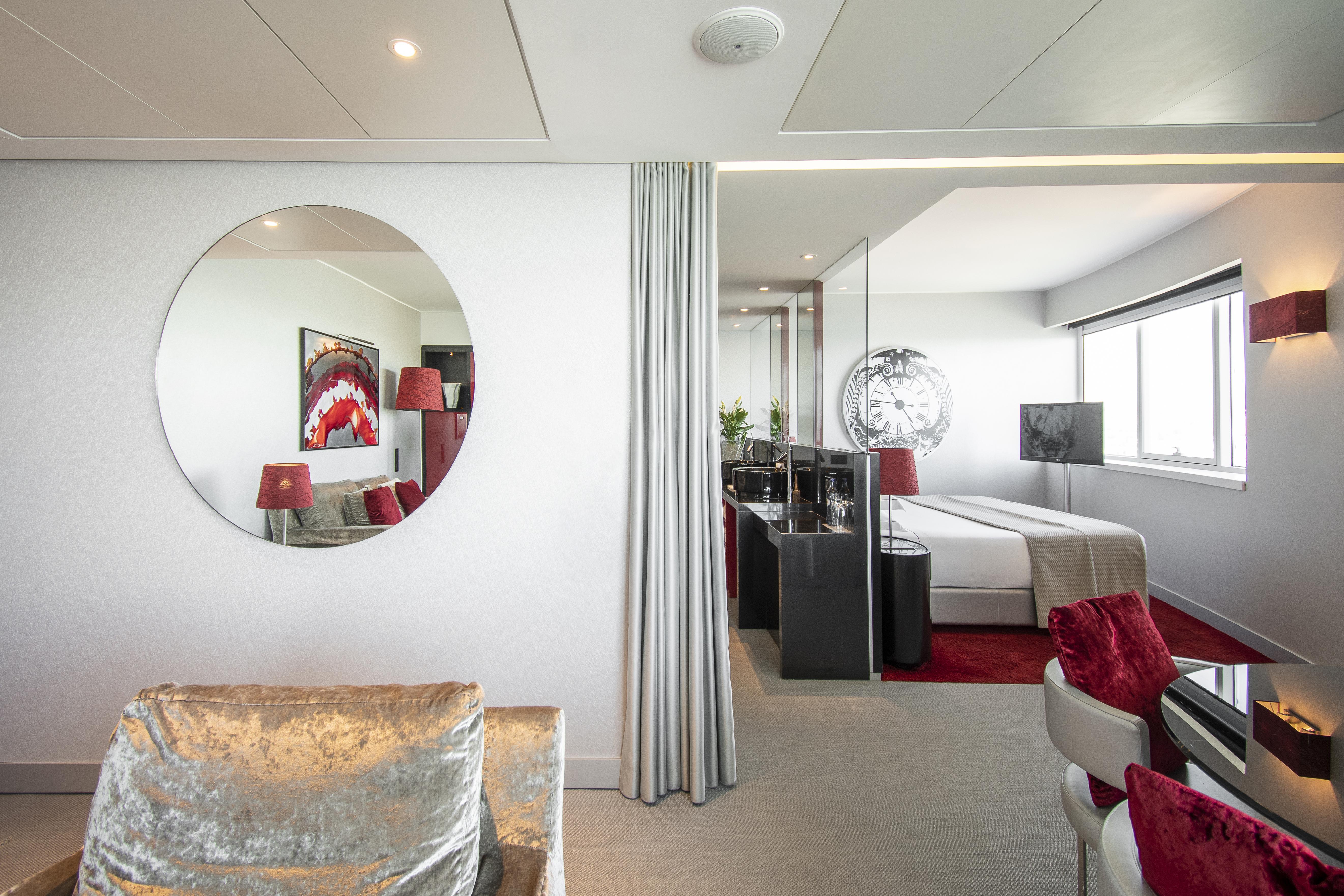 Myriad By Sana Hotels Lisboa Εξωτερικό φωτογραφία A suite on board