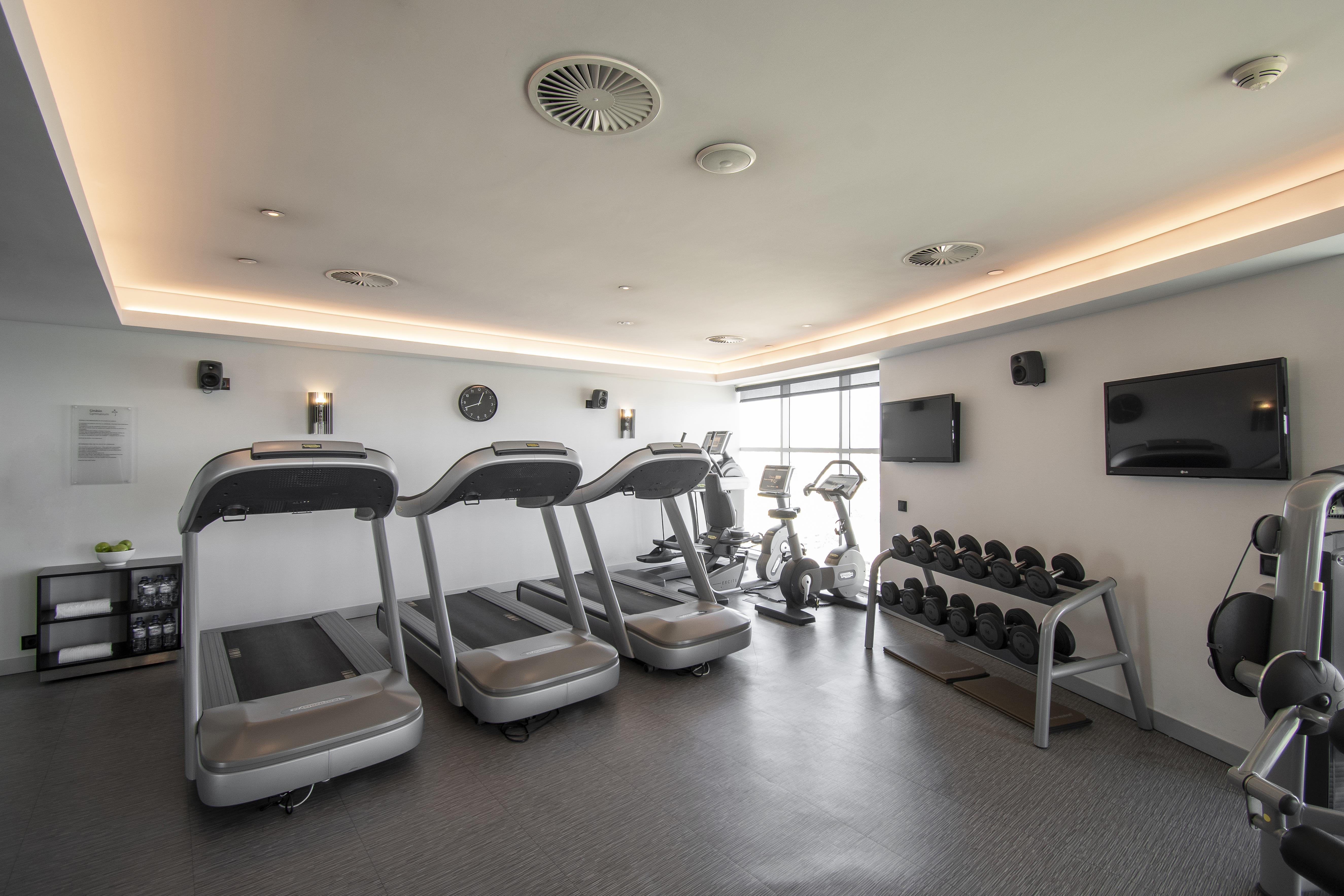 Myriad By Sana Hotels Lisboa Εξωτερικό φωτογραφία The gym at the hotel